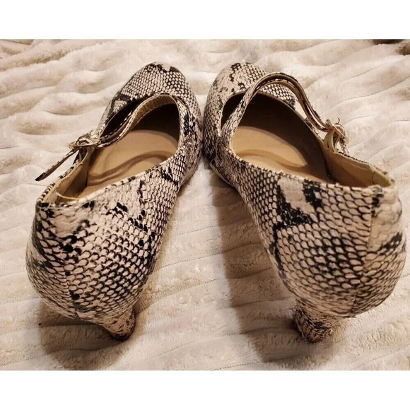 Riverberry Snakeskin Heels Womens Size 6 Black Tan Double Buckle - Picture 3 of 7